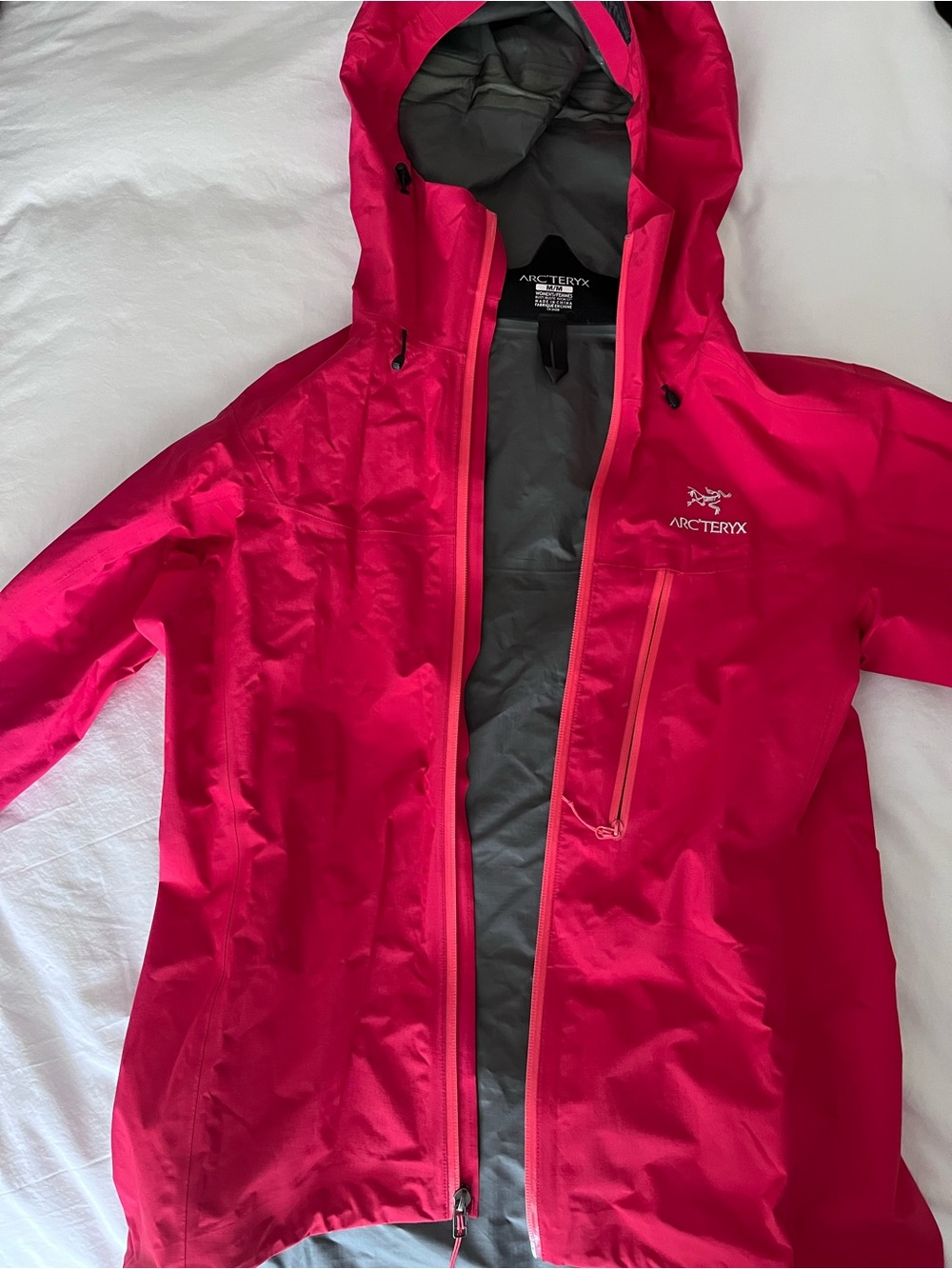 Brand New Arc'teryx Women's Waterproof Hooded Jacket - Medium